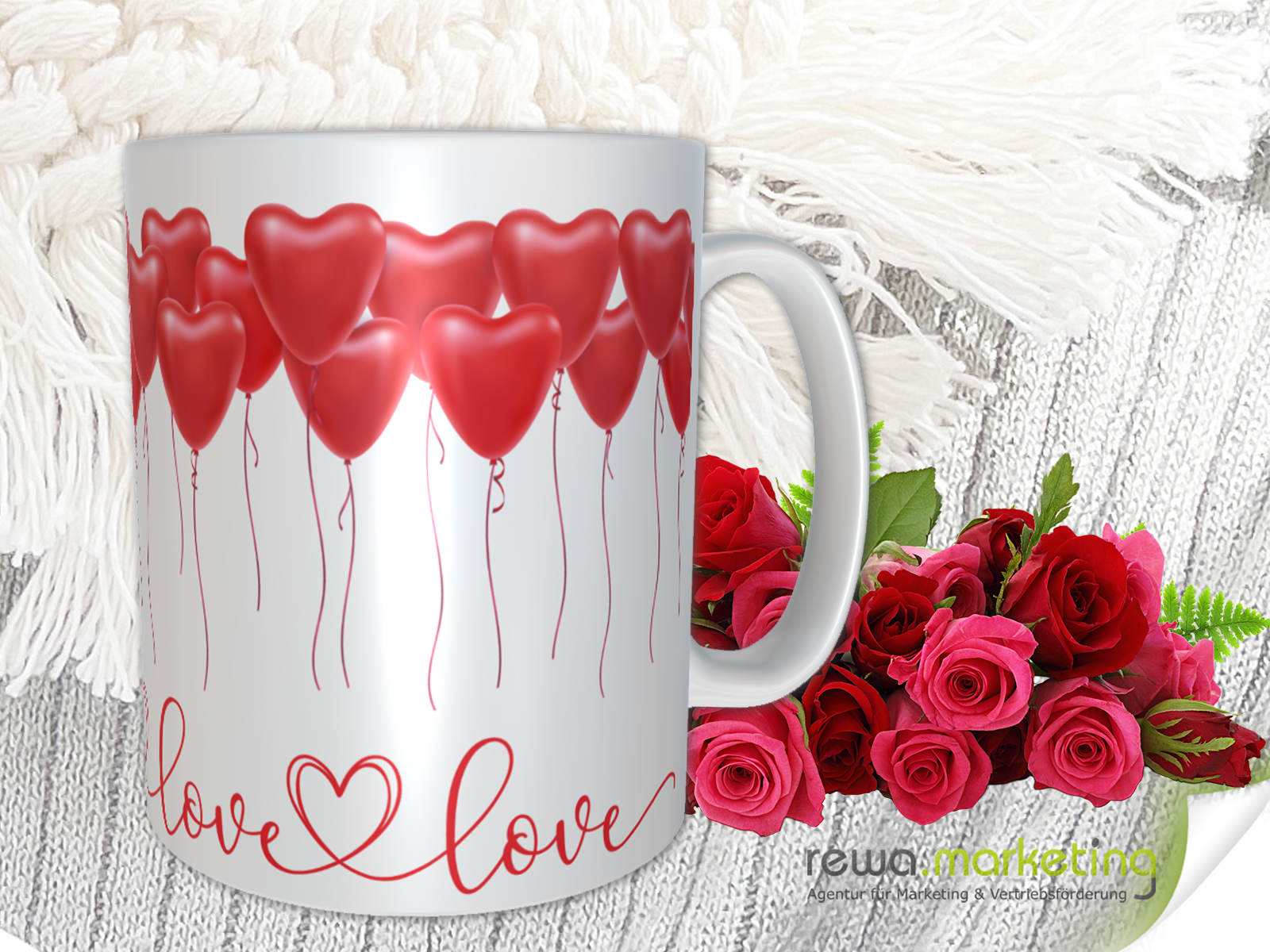 Tasse mit Herzluftballons mit Spruch Banderole - Love - Panoramadruck als Geschenk Tasse mit Herzluftballons mit Spruch Banderole - Love - Panoramadruck als Geschenk